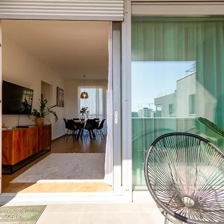 דירה 3br Premium Skyline Penthouse W Ac By Nw