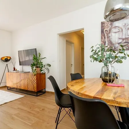 3br Premium Skyline Penthouse W Ac By Nw