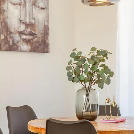 3br Premium Skyline Penthouse W Ac By Nw *