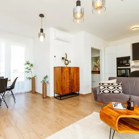 3br Premium Skyline Penthouse W Ac By Nw
