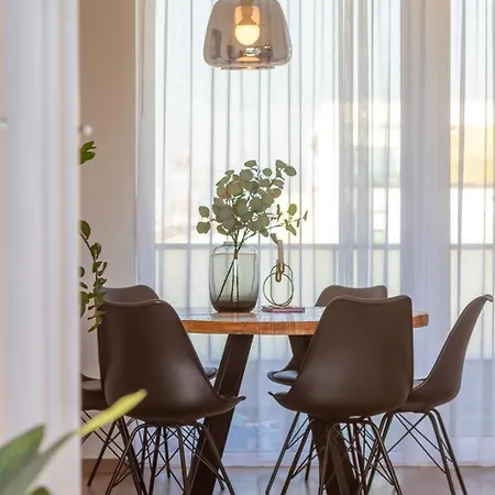 3br Premium Skyline Penthouse W Ac By Nw דירה *