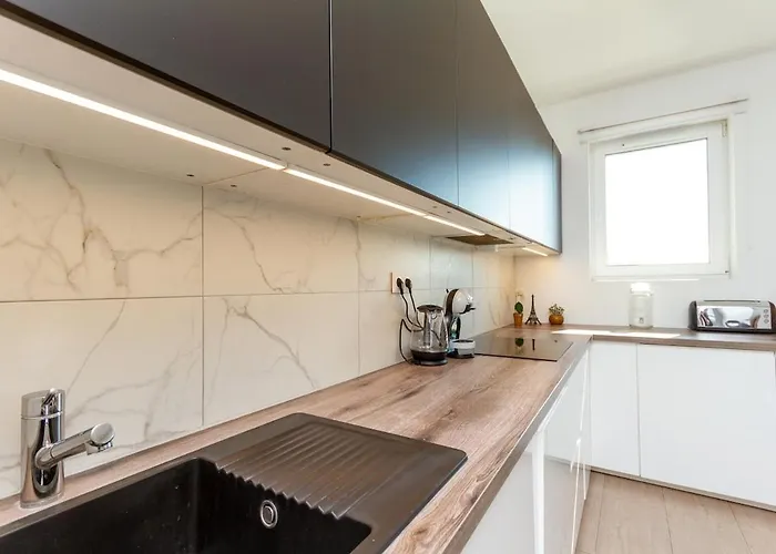 3br Premium Skyline Penthouse W Ac By Nw Διαμέρισμα *