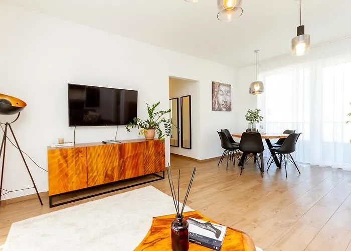 3br Premium Skyline Penthouse W Ac By Nw Διαμέρισμα