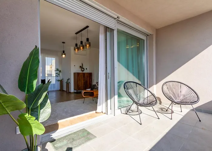 3br Premium Skyline Penthouse W Ac By Nw