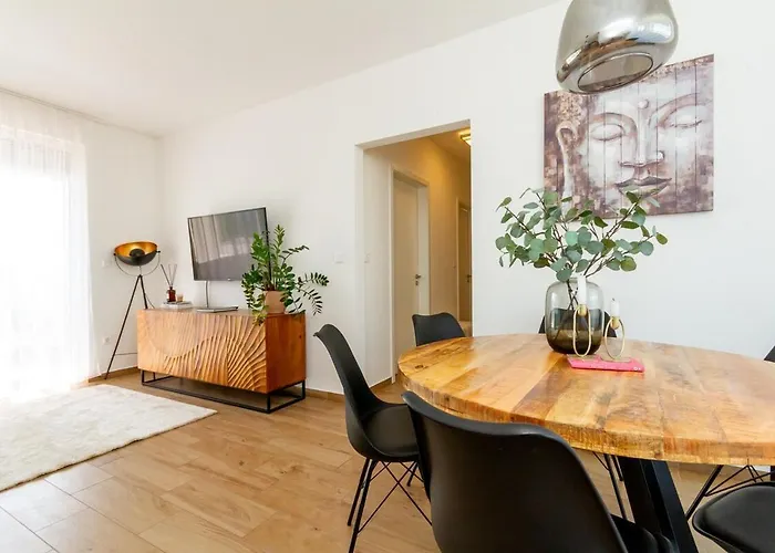 3br Premium Skyline Penthouse W Ac By Nw