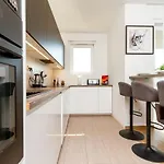 3br Premium Skyline Penthouse W Ac By Nw