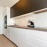 3br Premium Skyline Penthouse W Ac By Nw *
