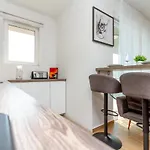 3br Premium Skyline Penthouse W Ac By Nw *