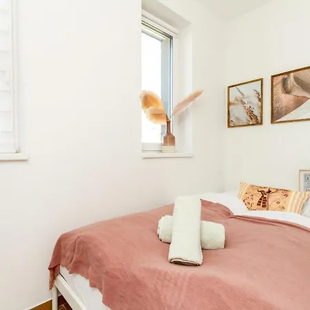 3br Premium Skyline Penthouse W Ac By Nw *
